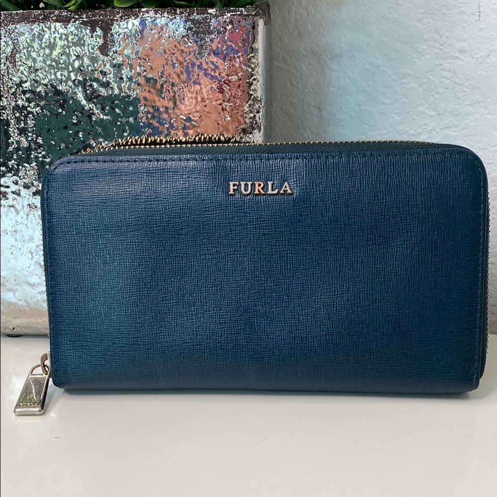 Furla Long Zip-Around Wallet‎ in Blu Jay